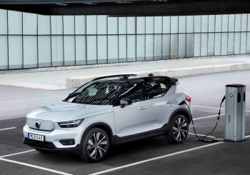 Volvo Cars начинает производство полностью электрического XC40 Recharge P8