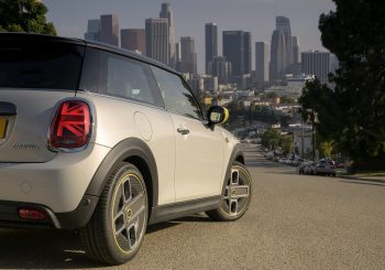 Новый электромобиль MINI Cooper SE — уже скоро и в Латвии